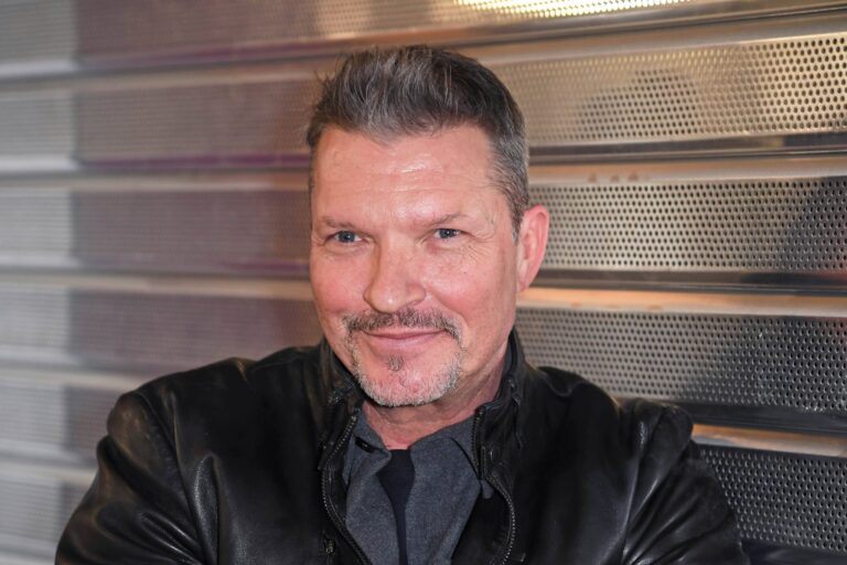 Schauspieler Hardy Krüger jr. im Porträt am Frankfurter Flughafen