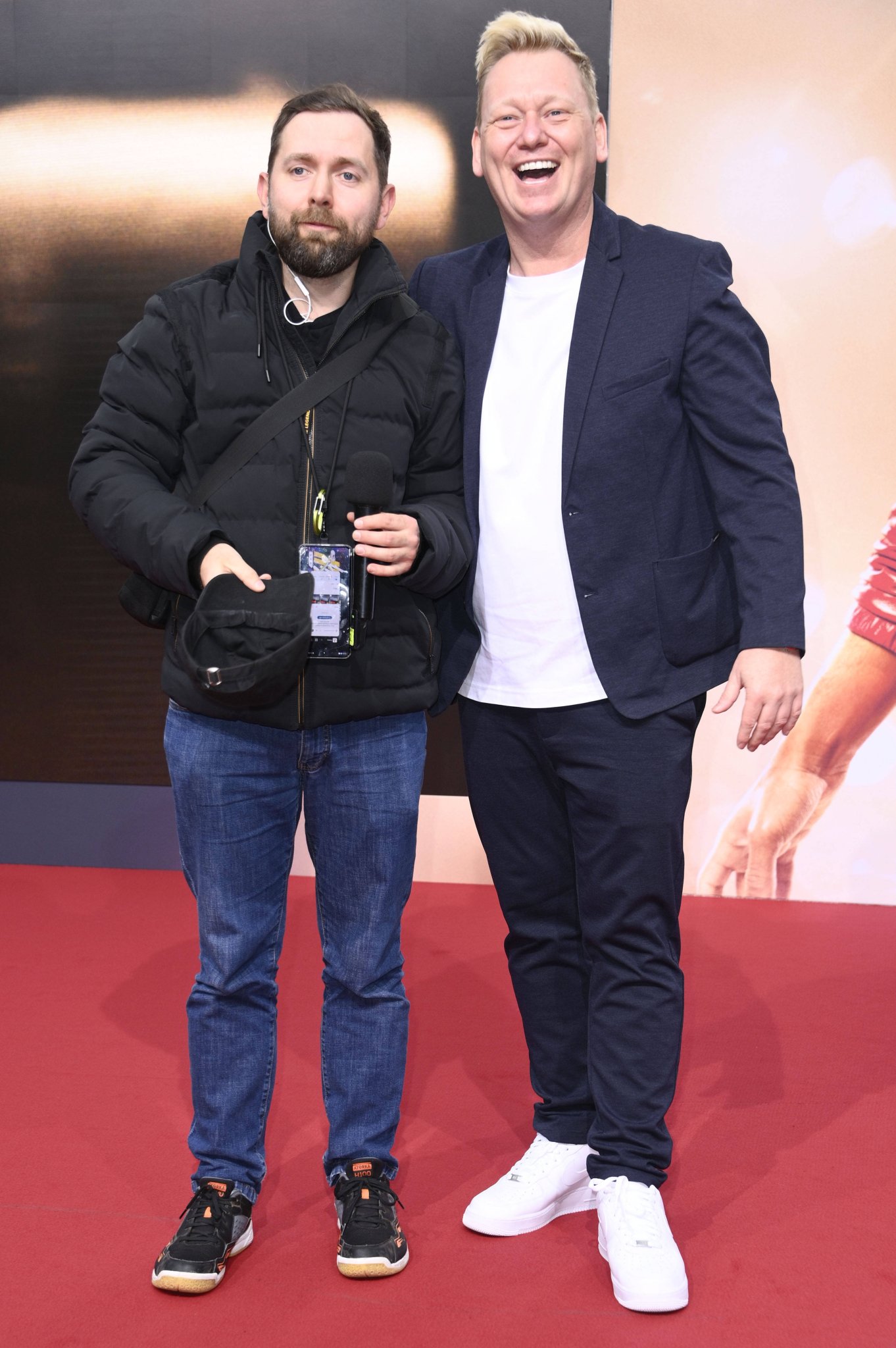Adam Wolke (SkylineTV) und Jens „Knossi" Knossalla auf dem roten Teppich in Berlin