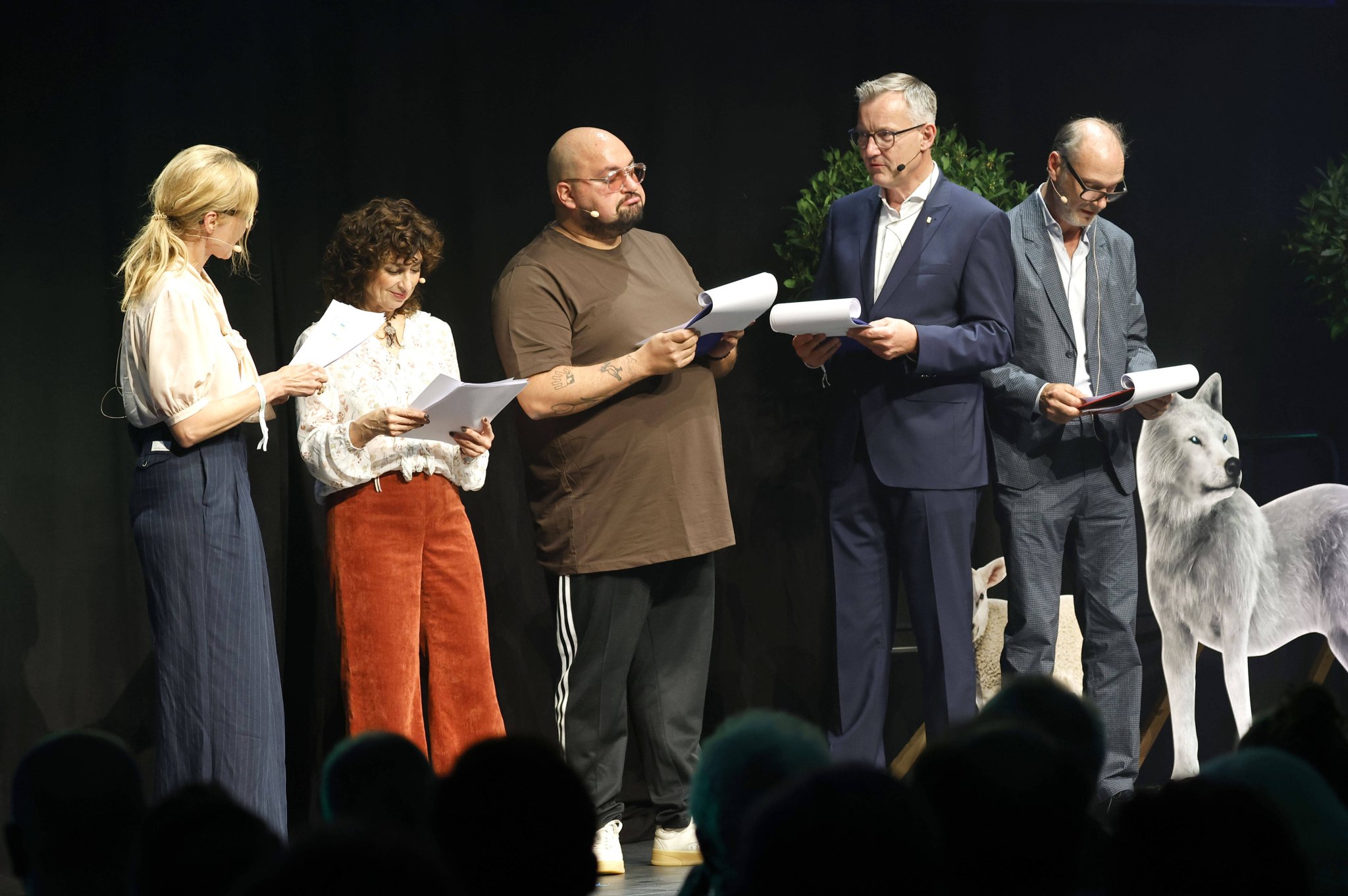 Christine Sommer und Martin Brambach mit Isabel Varell, Bora und Axel Tschersich auf der Bühne beim Recklinghäuser Hurz