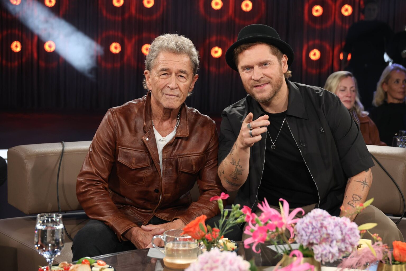 Peter Maffay und Johannes Oerding beim Fototermin zur NDR Talk Show in Hamburg