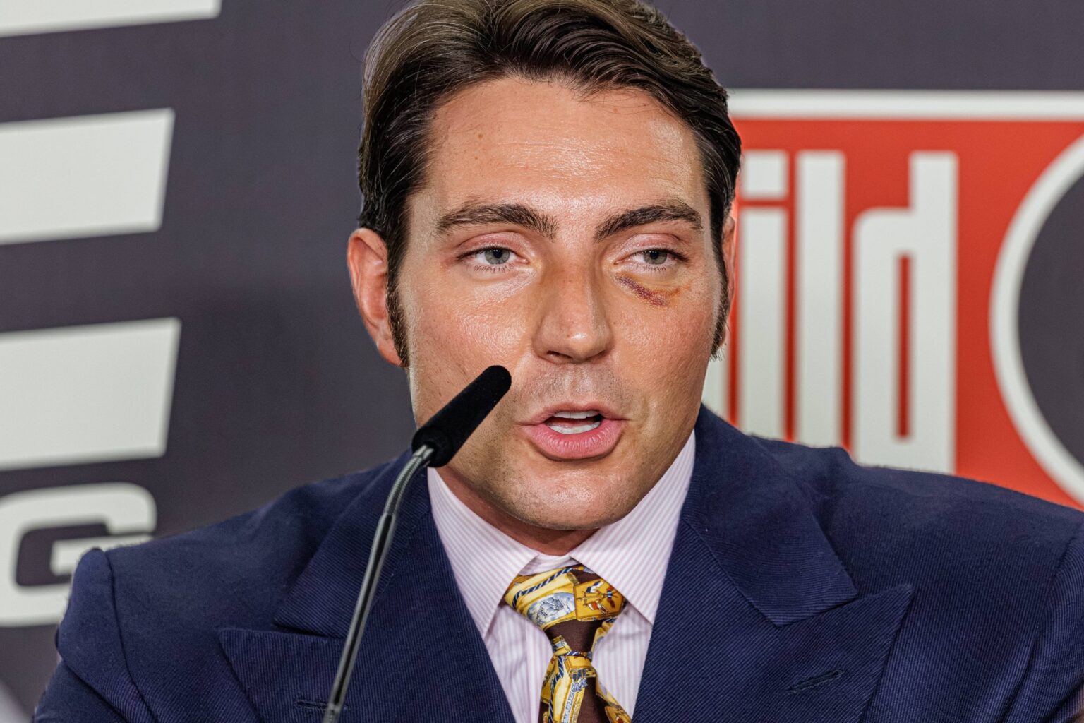 Fabio Knez bei der Pressekonferenz zu Fame Fighting 4 in Essen